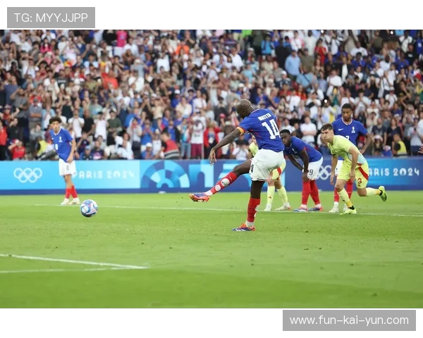 西班牙骑手路易斯·佩德罗·比拉本在美国奥卡拉大奖赛中夺冠，展现出色骑术。