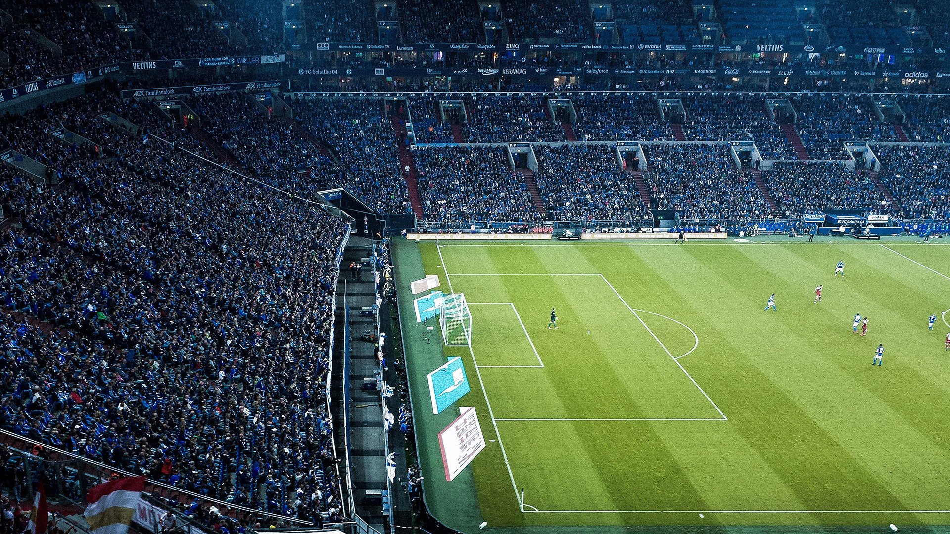 “垒球决战！新都赛场见证极速对抗”